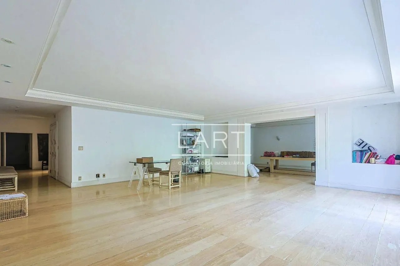 4-bedroom apartment with built-in wardrobes — photo 9