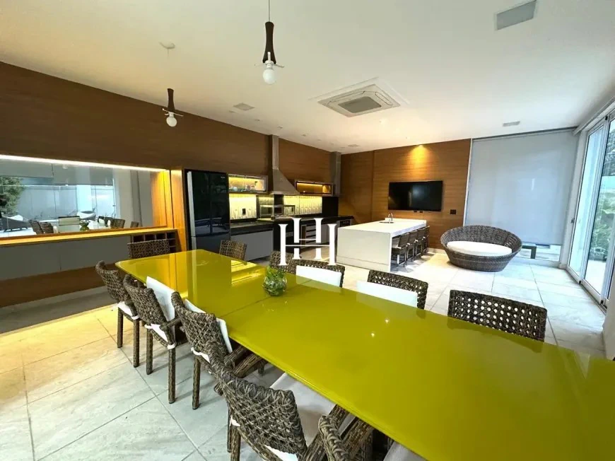 Furnished house with 7 bedrooms, 5 en-suites, 750 m² — photo 9