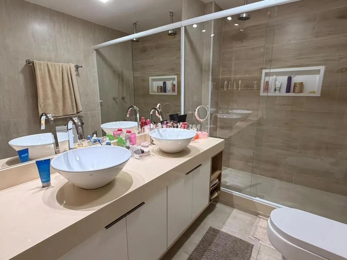 Ванна та 4 спальні: квартира 150 м² — photo 14