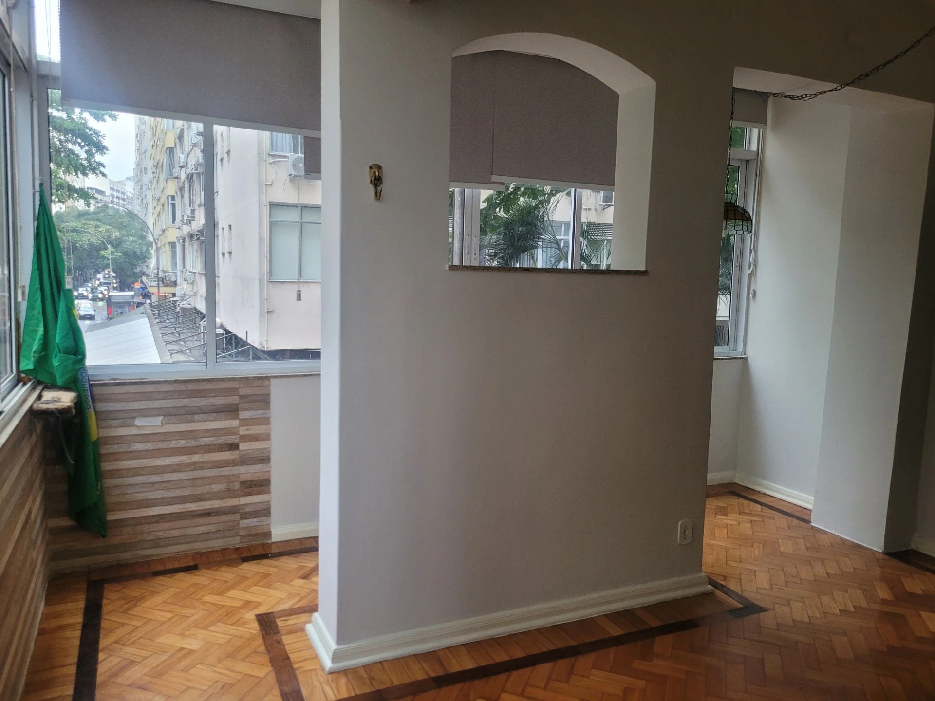 Furnished apartment, 120 m², with wood or laminate floors — photo 11