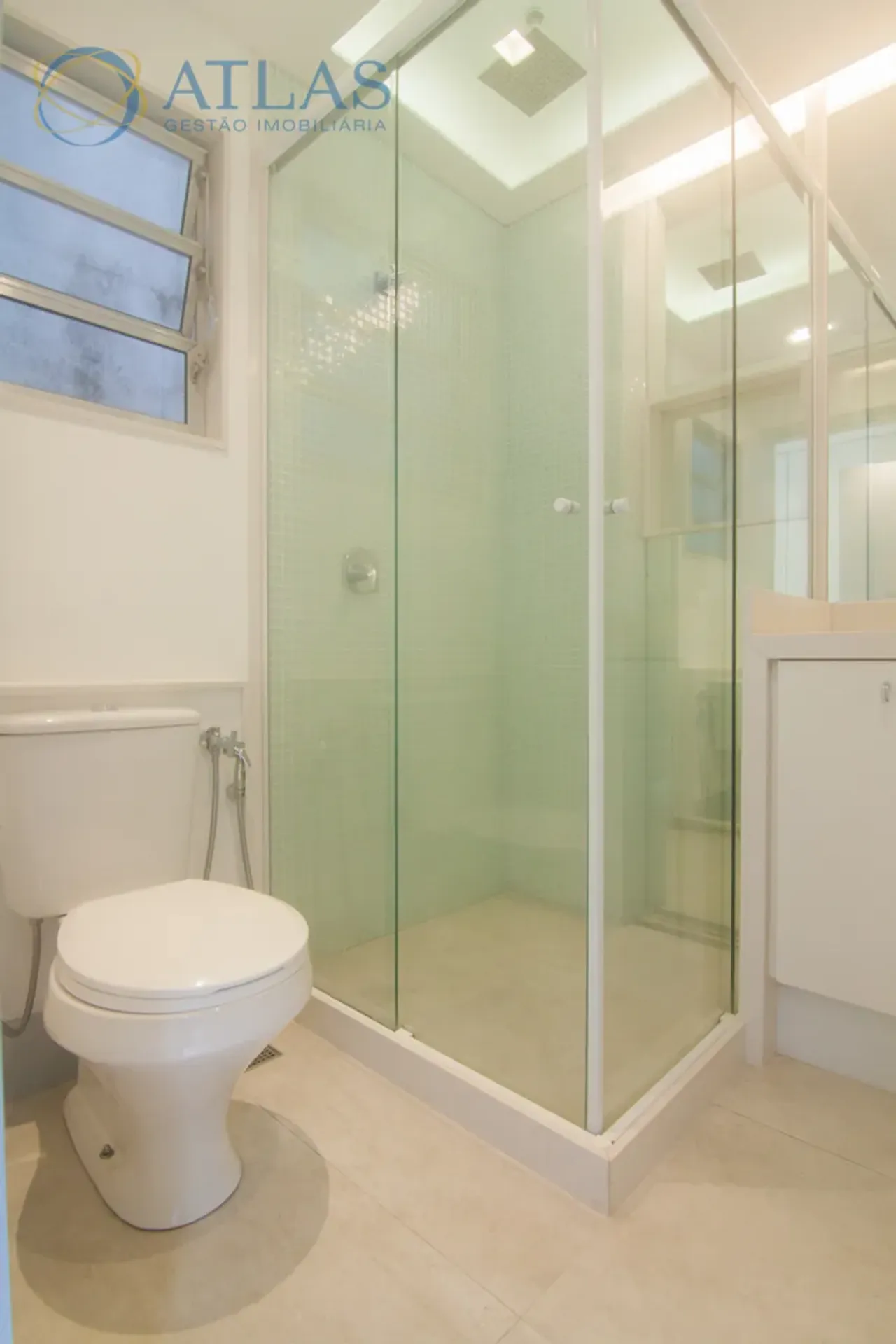 Apartamento, 90 m², com janelas do piso ao teto — photo 18