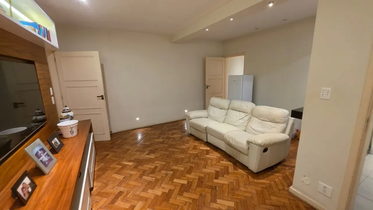 Apartamento com cozinha fechada e 3 quartos — photo 28