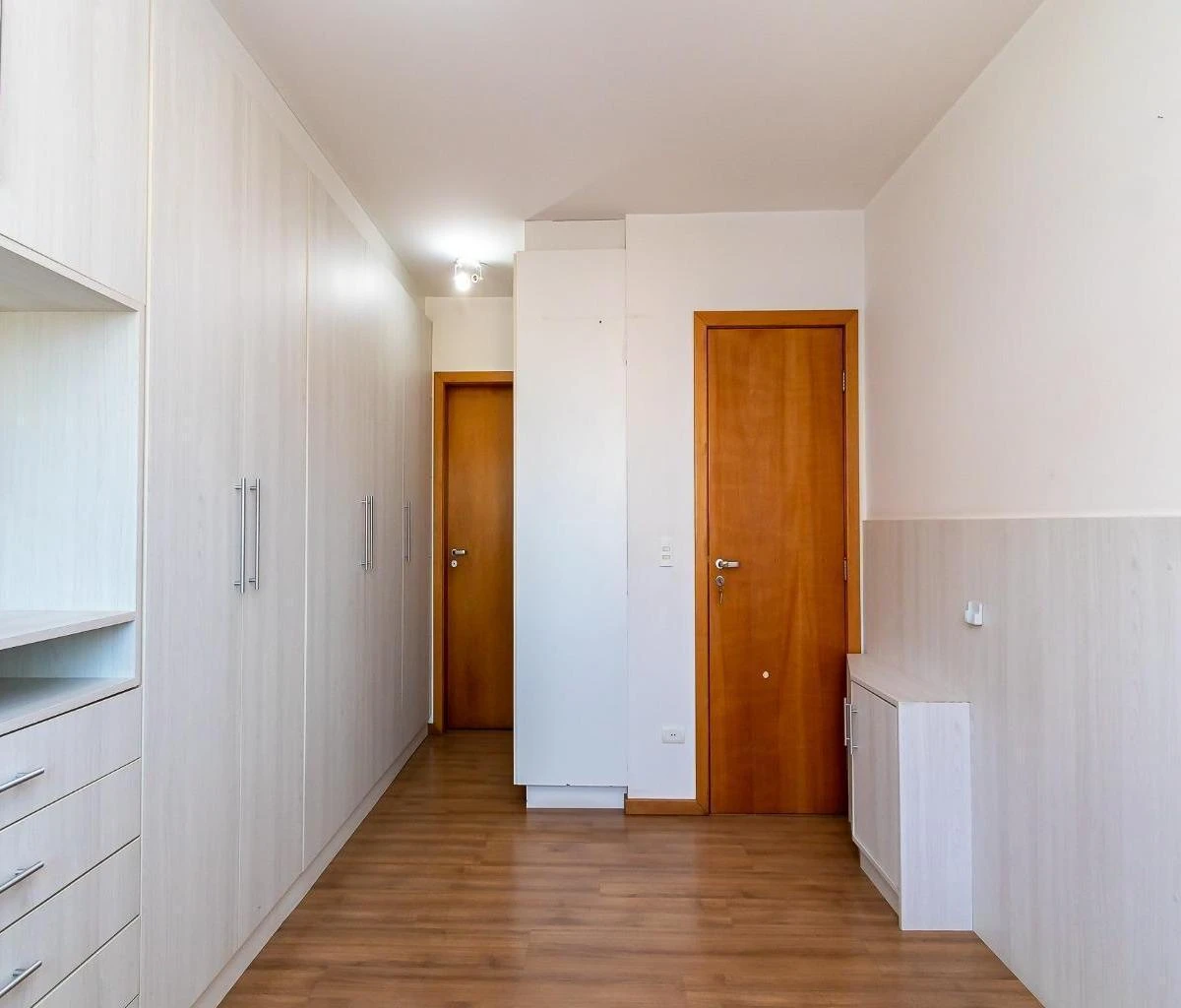4-bedroom apartment with a home office in Curitiba — photo 26