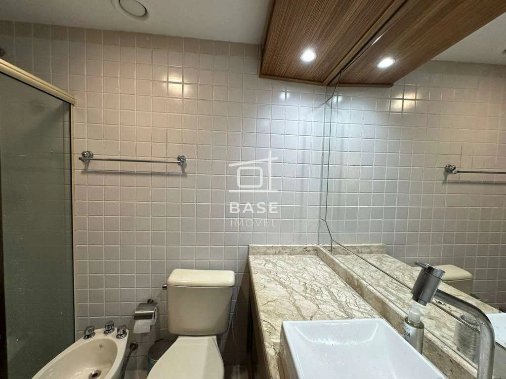 Furnished 2-bedroom apartment with balcony — photo 13