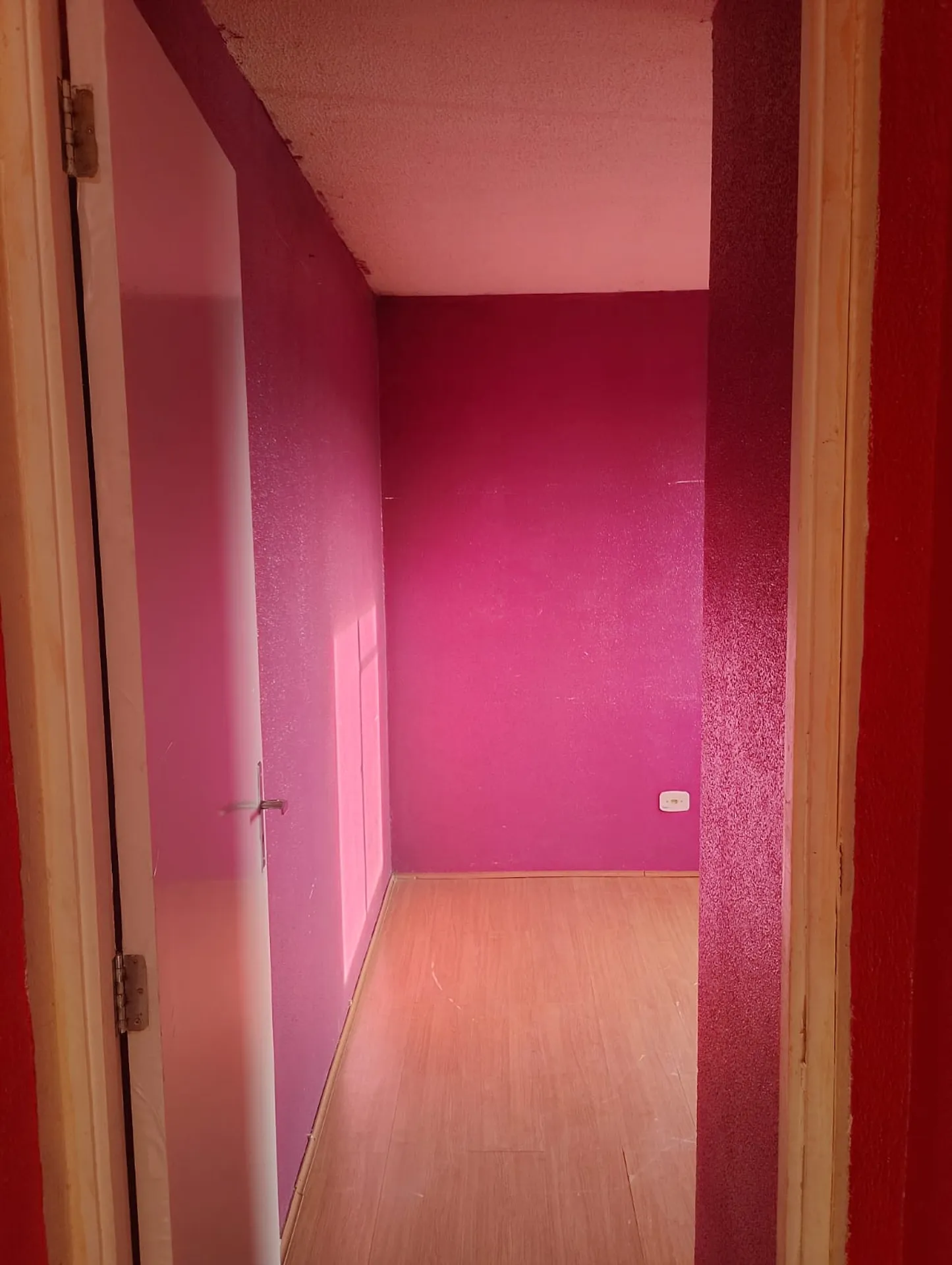 Квартира з 2 спальнями та дерев'яною підлогою або ламінатом — photo 16