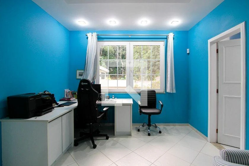 Furnished house with 4 bedrooms and an open-plan kitchen — photo 4