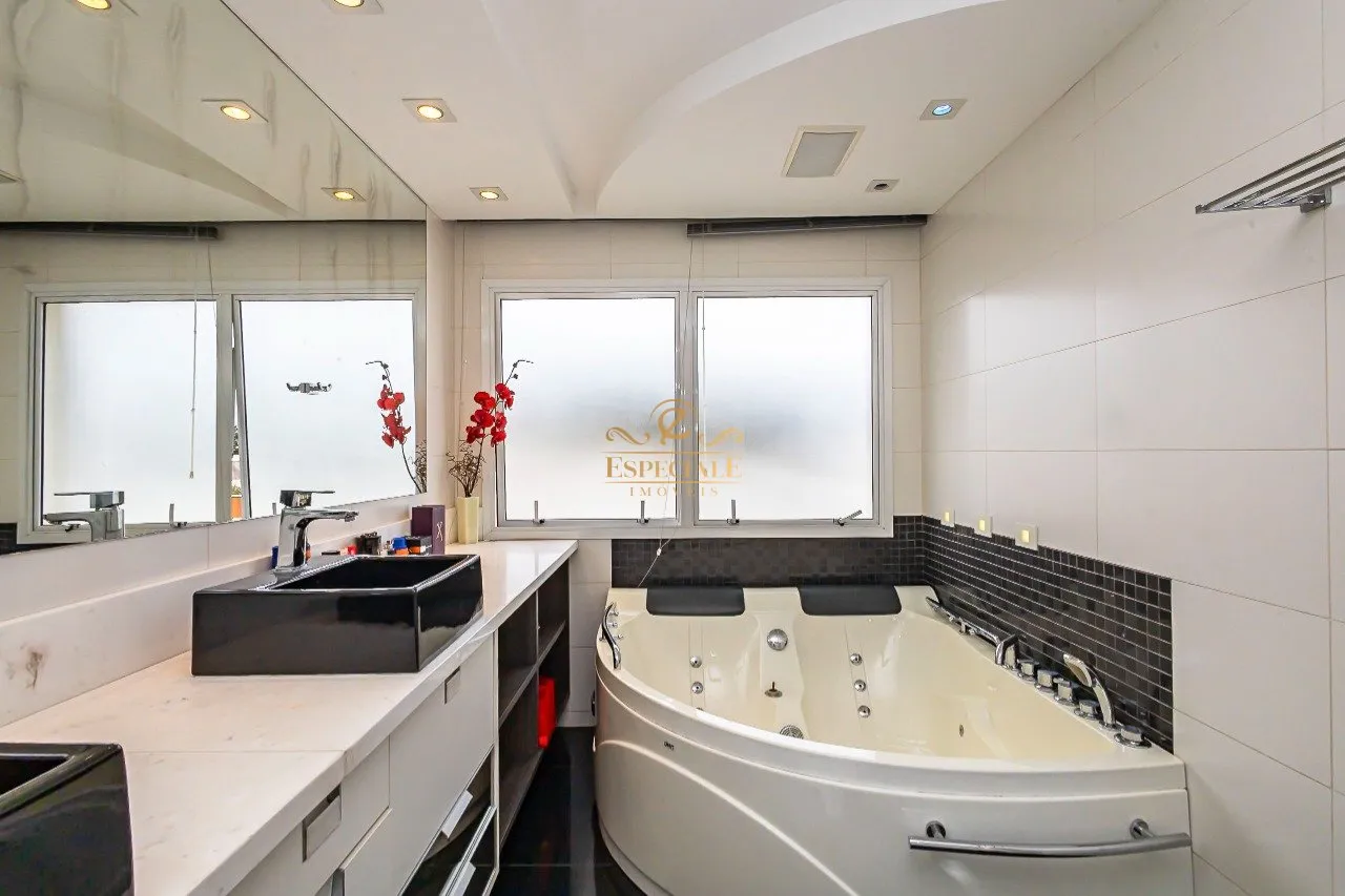 Furnished house with 3 en-suite bedrooms and 631 m² — photo 48