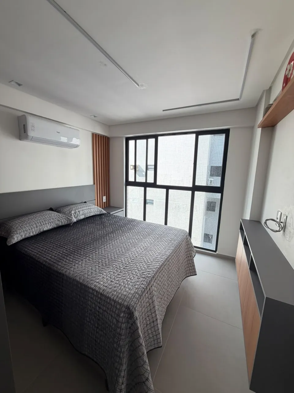 Furnished 2-bedroom apartment with open-plan kitchen