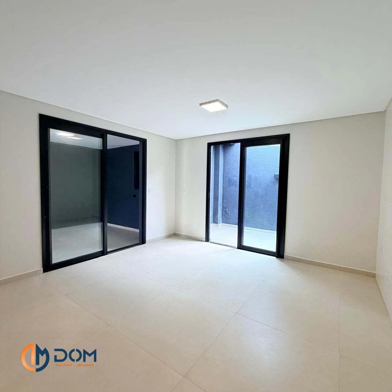 2-bedroom house with a washing machine in Florianópolis