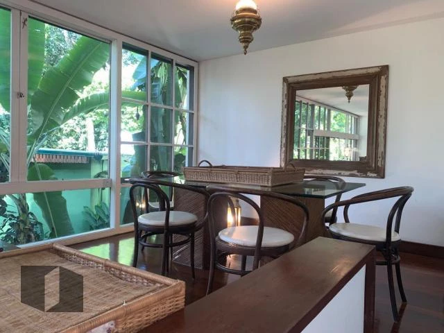 Casa com 4 quartos e varanda, estilo rústico — photo 11