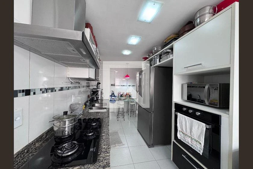 Furnished 360 m² apartment with 3 en-suite bedrooms — photo 24