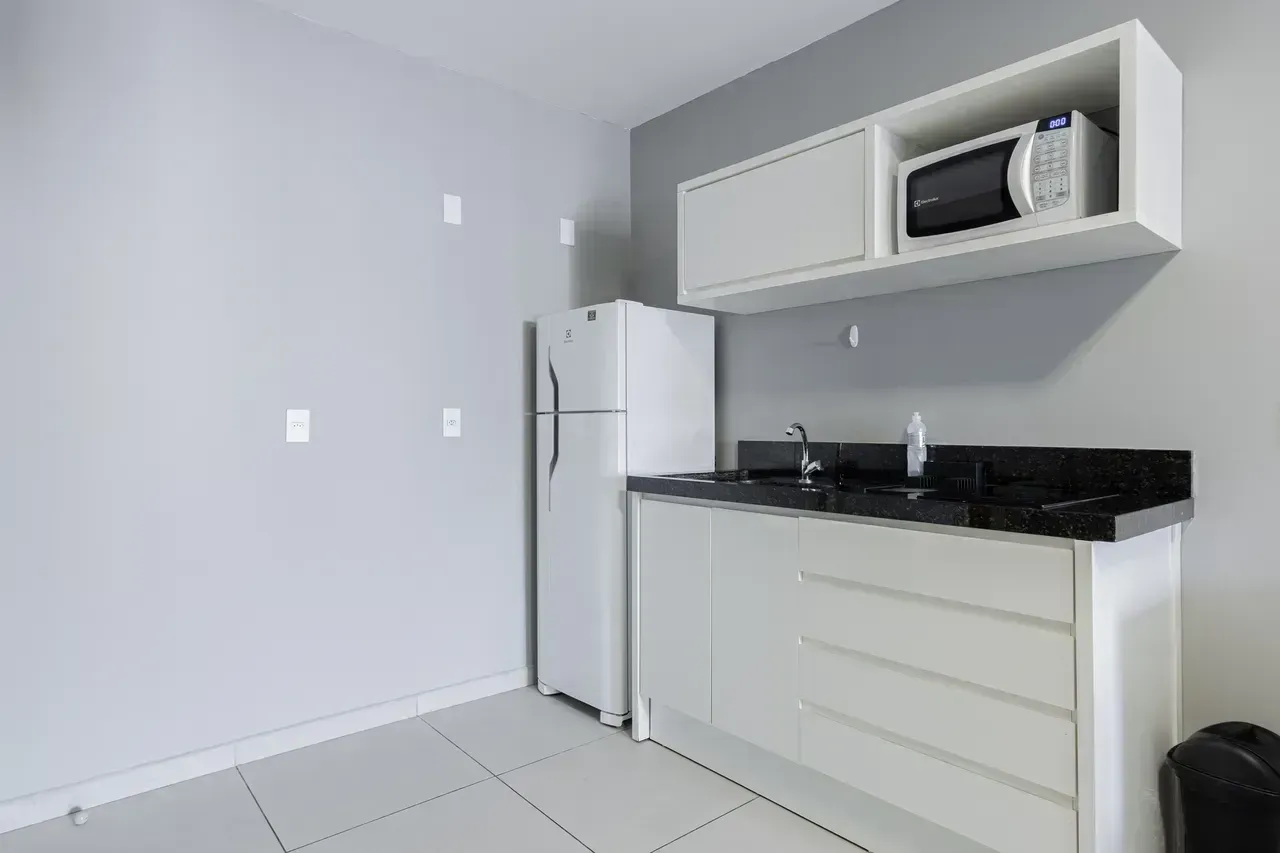 Apartamento de 1 dormitorio con baño en suite y cocina — photo 5