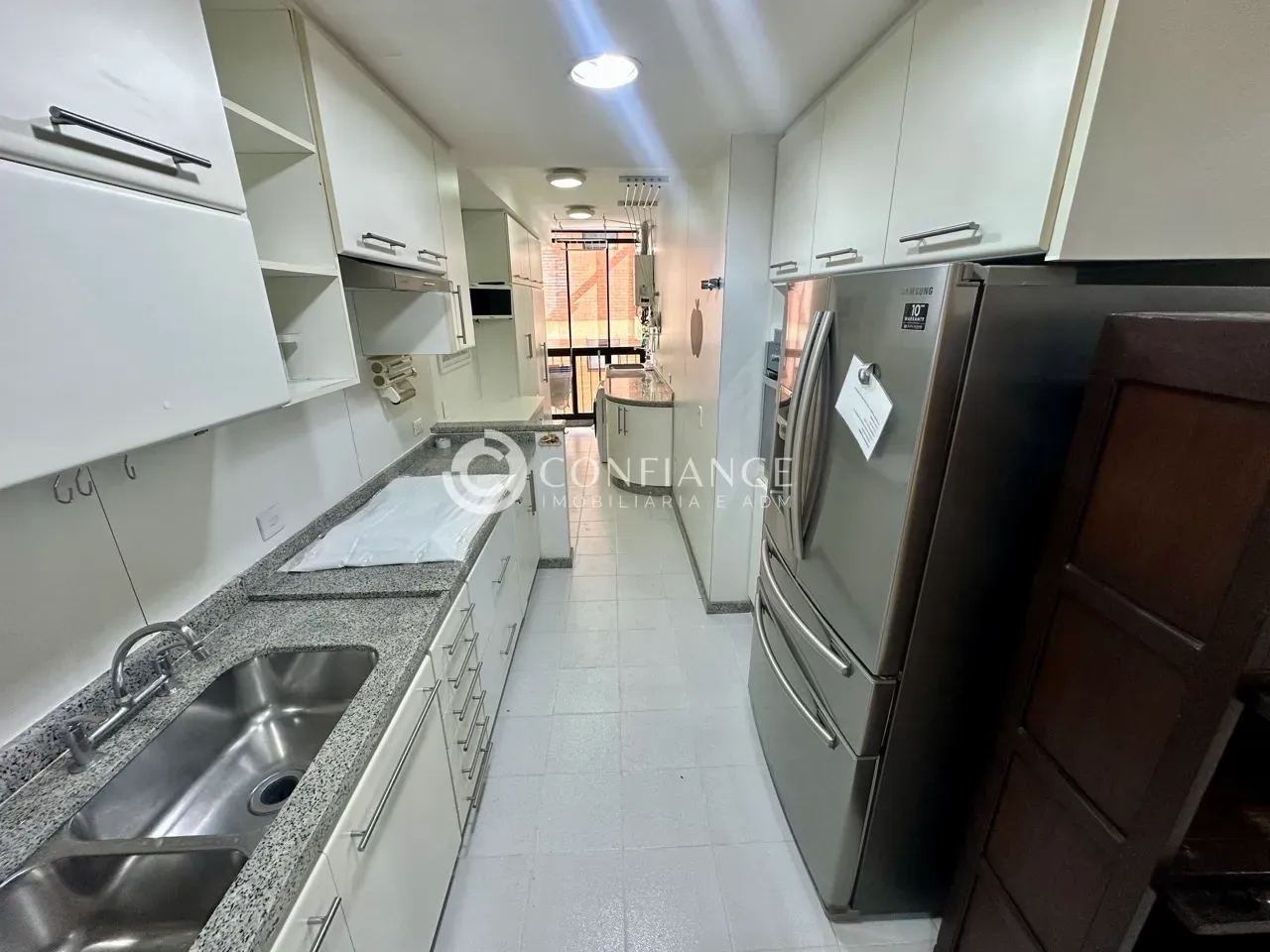 Apartamento de 230 m² com 2 quartos e armários embutidos — photo 48