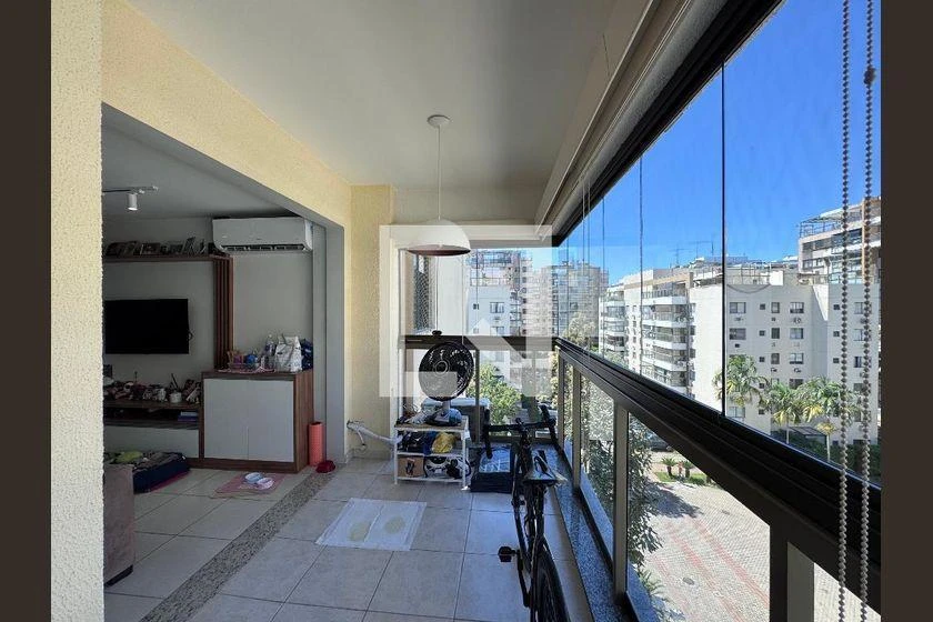 Rental apartment with 3 bedrooms and 211 m² — photo 5