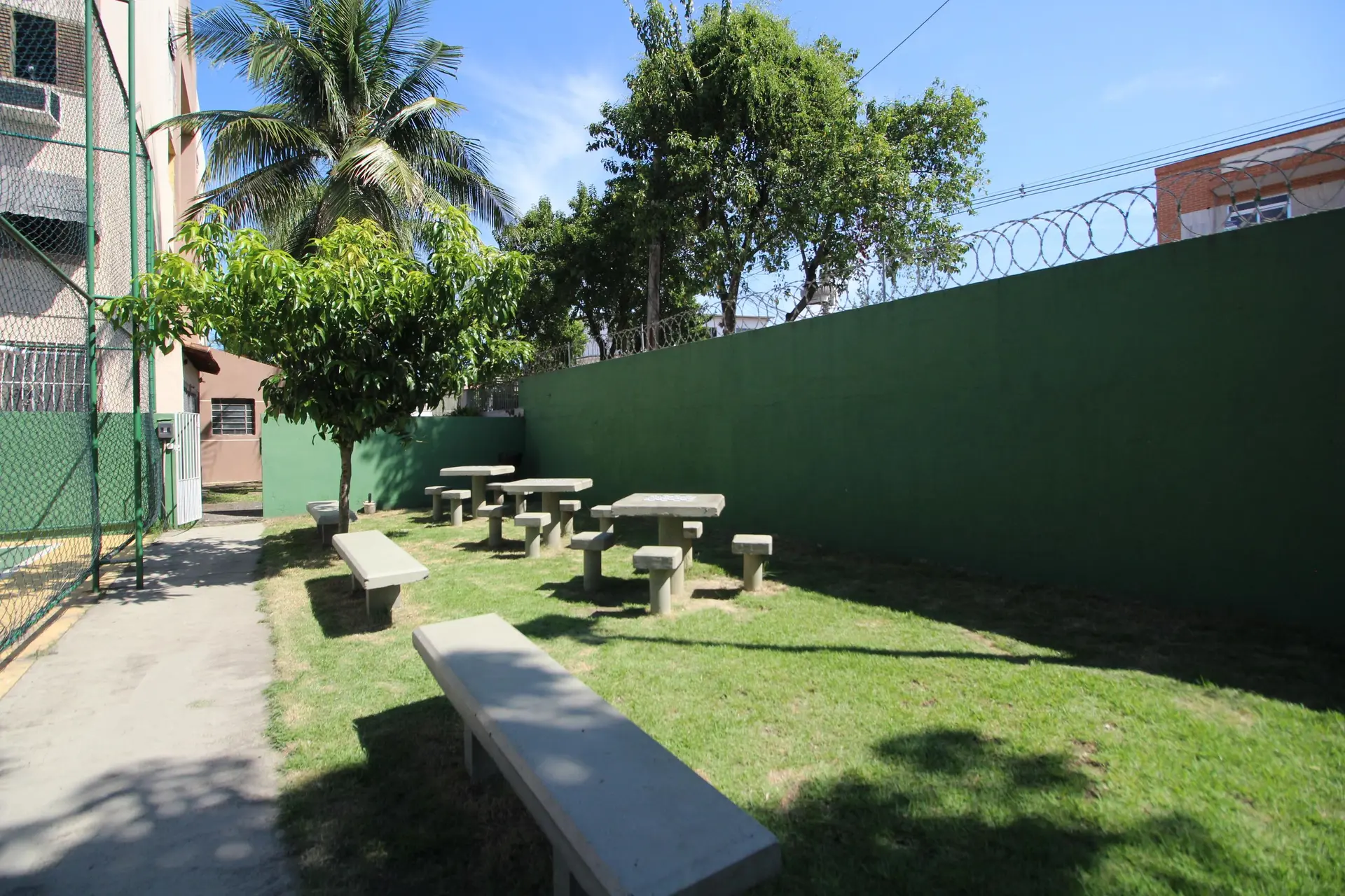 2-bedroom apartment with a mountain view in Rio de Janeiro — photo 24