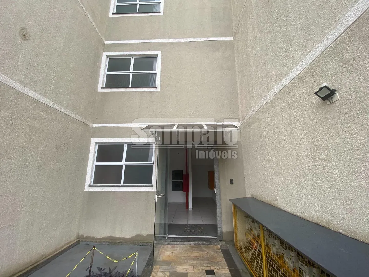 2-bedroom apartment with a closed kitchen and gas stove — photo 27