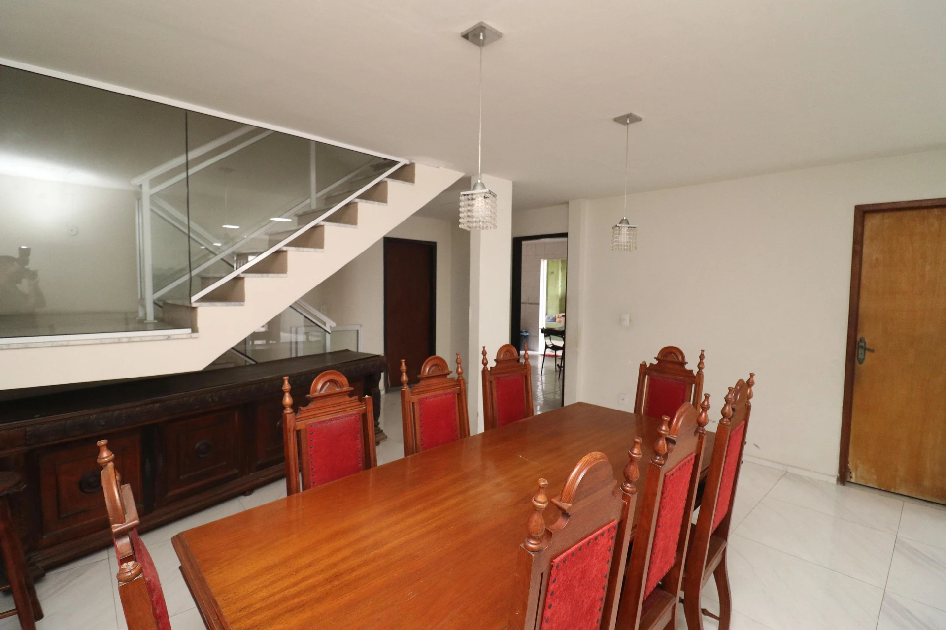 House with 4 suites and 3 parking spaces with private garden — photo 5