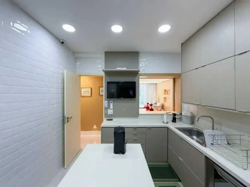 Furnished 2-bedroom apartment with 5 bathrooms — photo 22