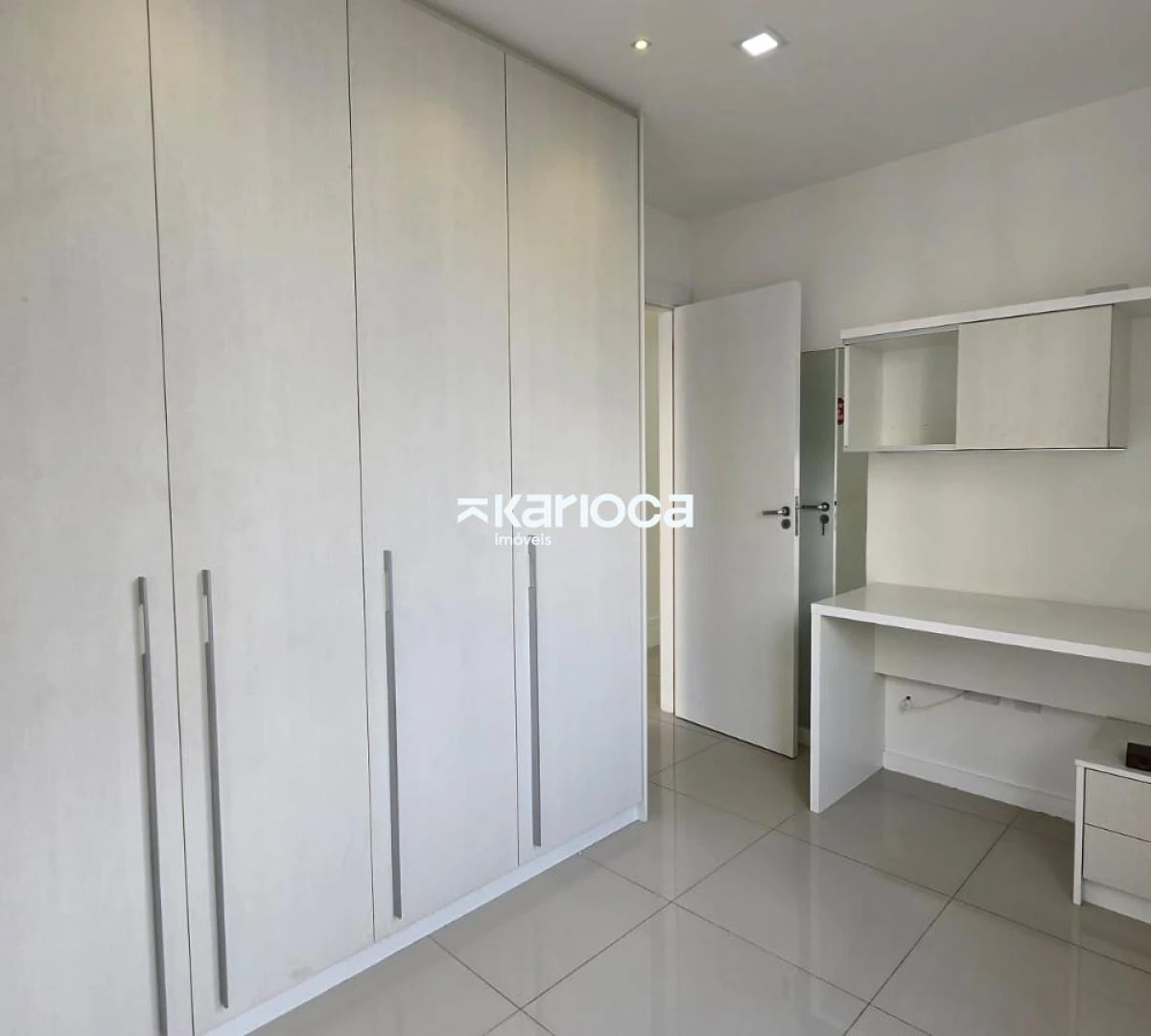 Floor-to-ceiling windows in a 3-bedroom apartment, 90 m² — photo 26