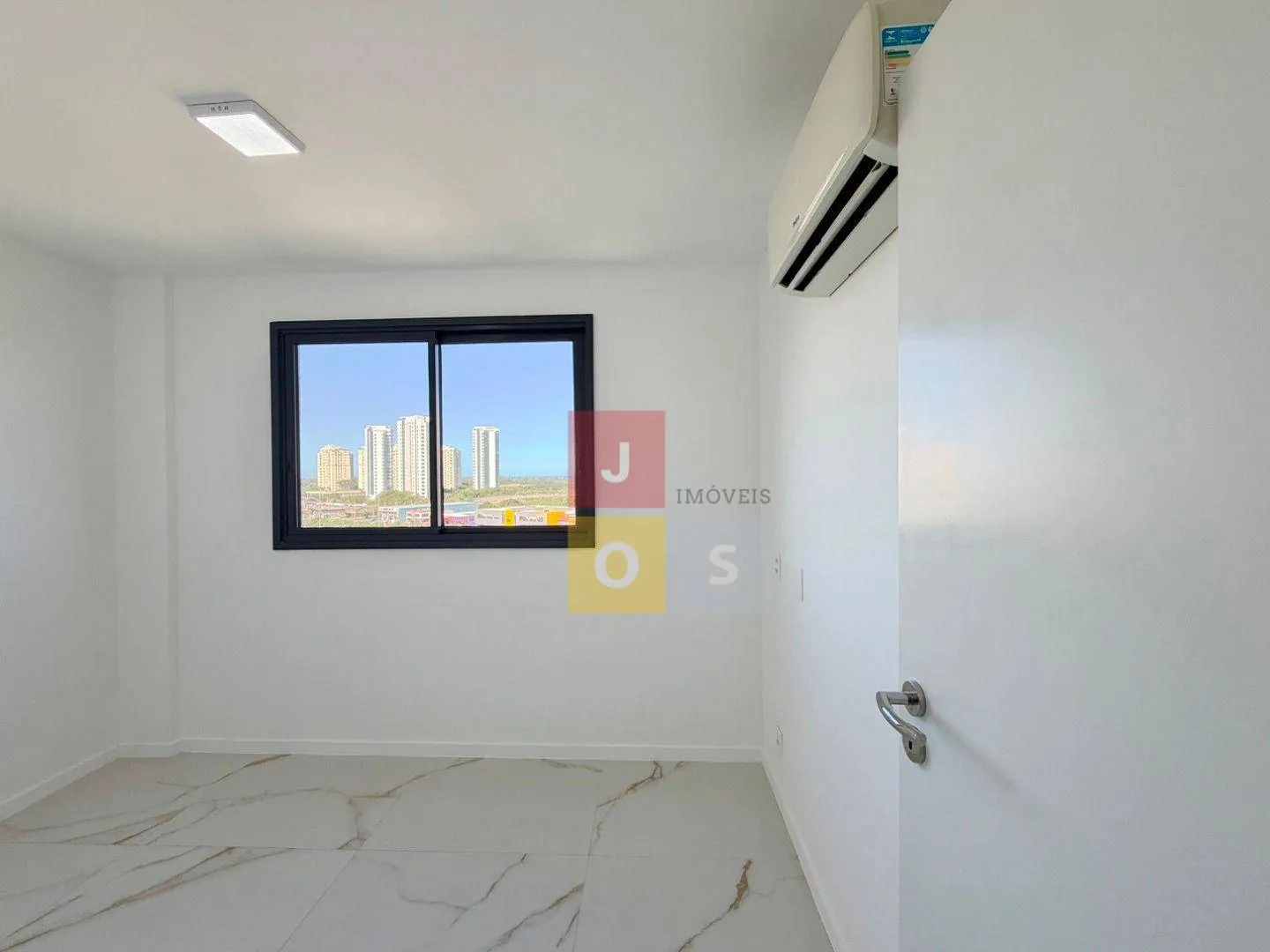80 m² apartment with 2 bedrooms and a glass balcony — photo 35