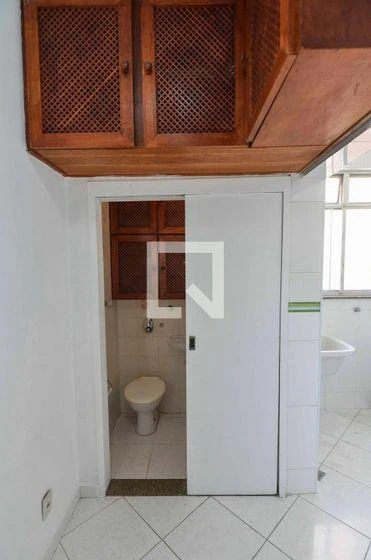 Walk-in closet in a 3-bedroom apartment, 90 m² — photo 42