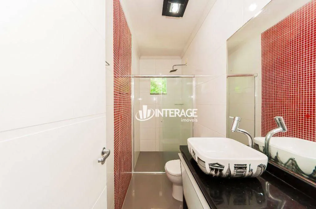 House with 3 bedrooms and a private garden — photo 14
