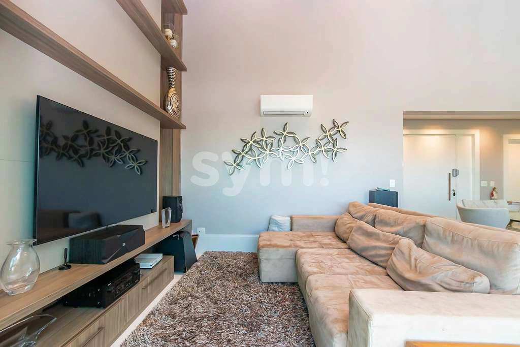 227 m² apartment with 3 en-suites and 3 parking spots — photo 4