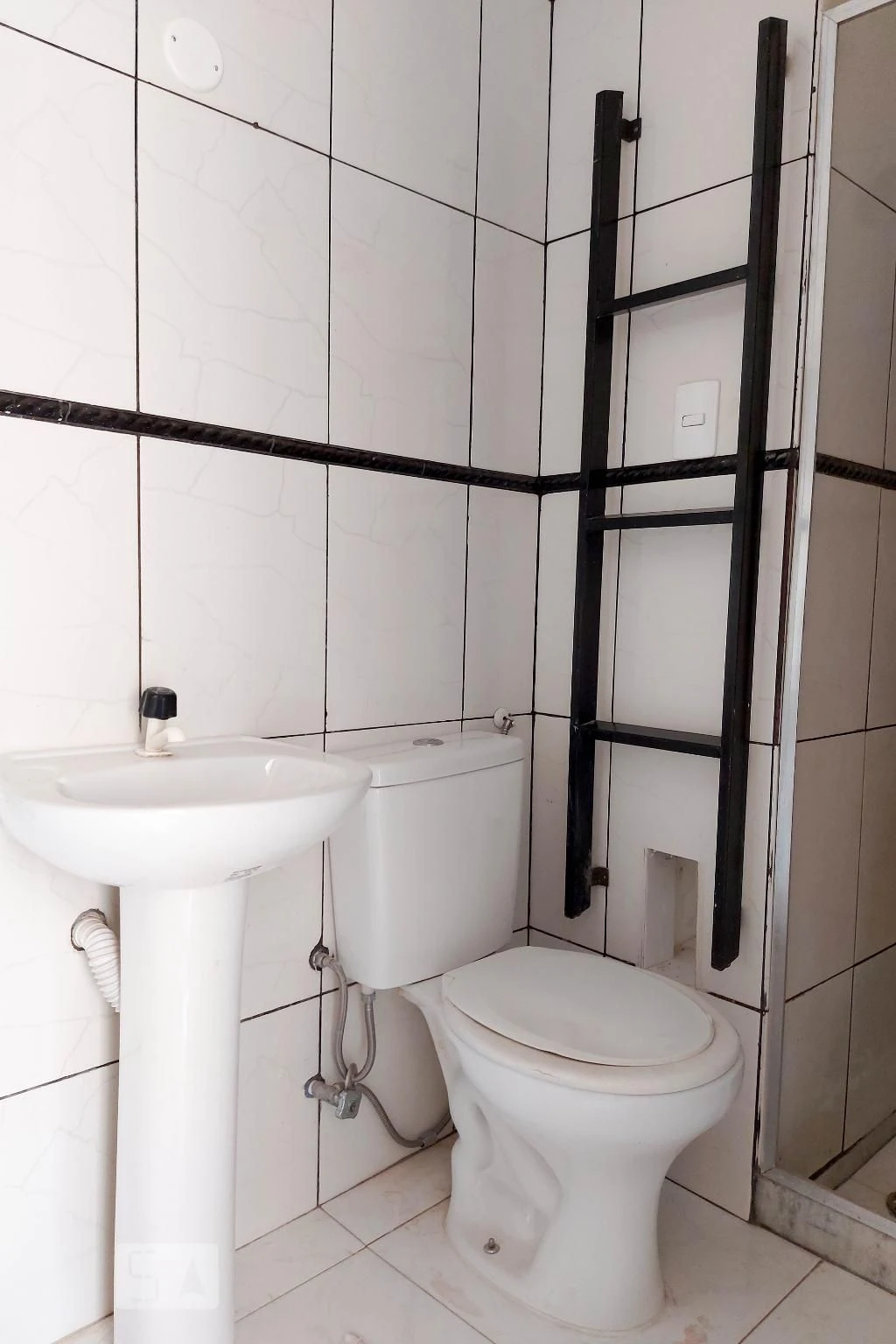 2-bedroom apartment in a building with an indoor pool — photo 32