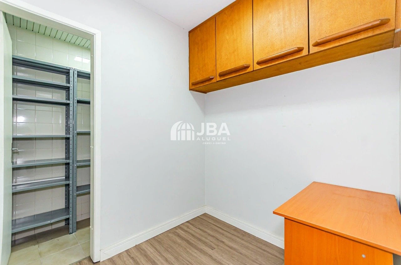 Apartamento de 3 habitaciones con 172 m² y cocina aparte — photo 20