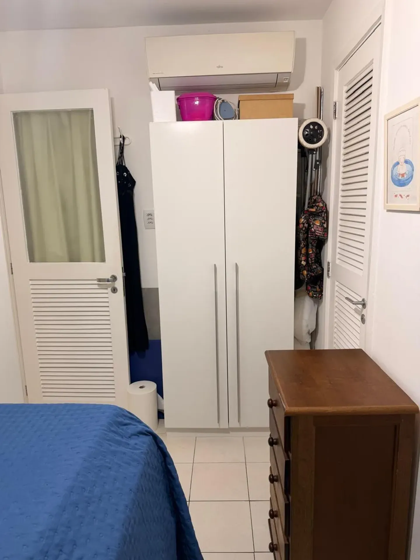 3-bedroom, 4-bath apartment with a closed kitchen — photo 33