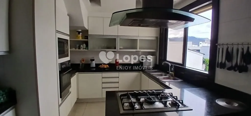 390 m² apartment with a private BBQ area — photo 21