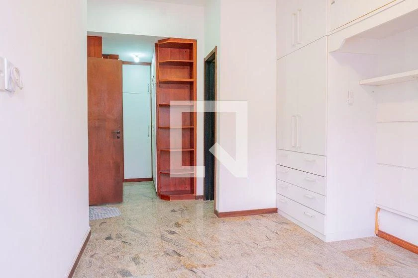 Home office in a 4-bedroom apartment, 174 m² — photo 37