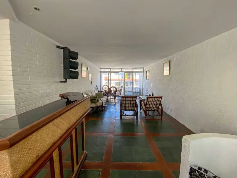Triplex penthouse with 4 bedrooms and a balcony — photo 25