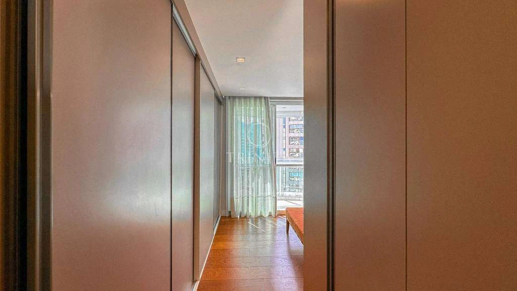 158 m² apartment with 3 bedrooms and open-plan kitchen — photo 8