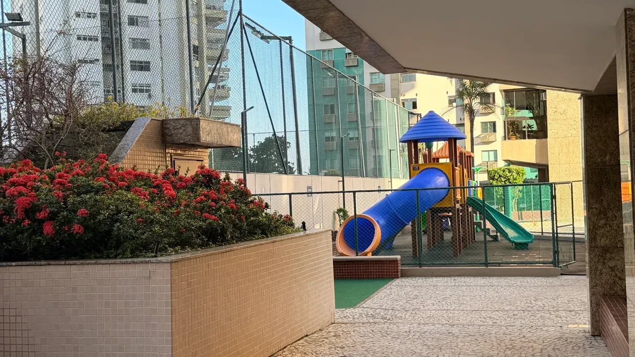 4-bedroom apartment with glassed-in balcony and 2 parking — photo 23