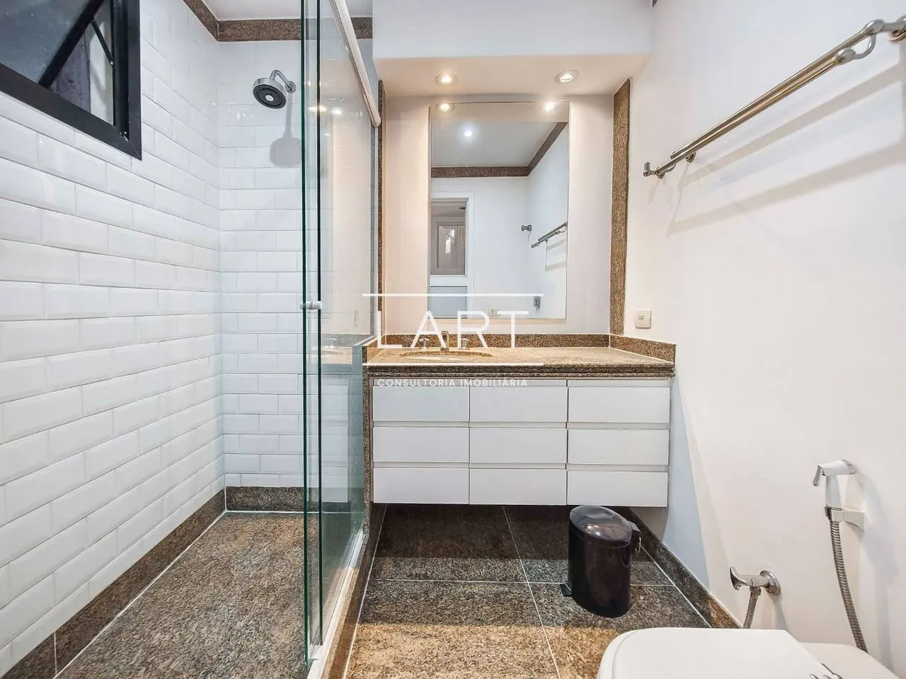 Floor-to-ceiling windows in a 3-bedroom apartment, 125 m² — photo 16