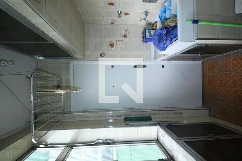 2-bedroom apartment in a building with a gym — photo 12