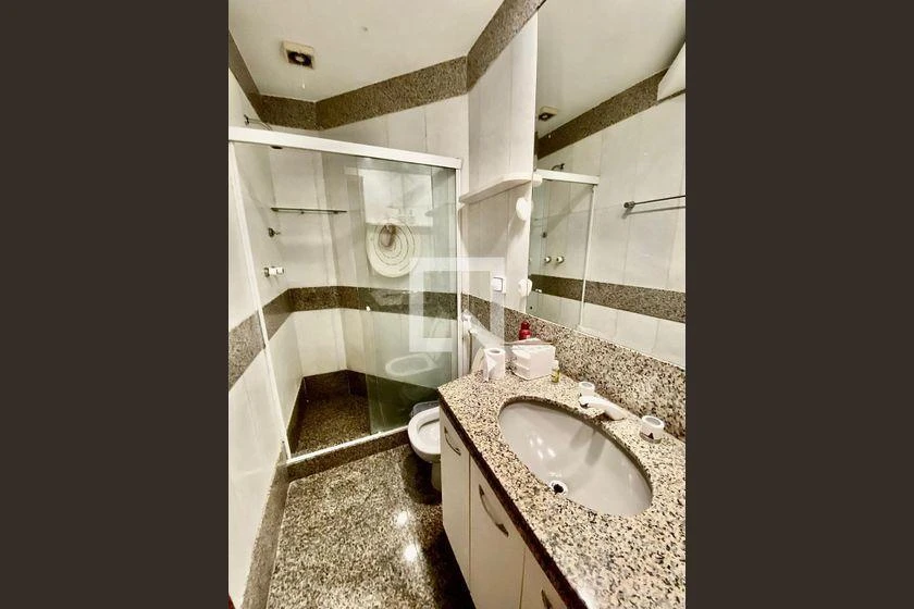 Furnished 190 m² apartment with 3 en-suite bedrooms — photo 12
