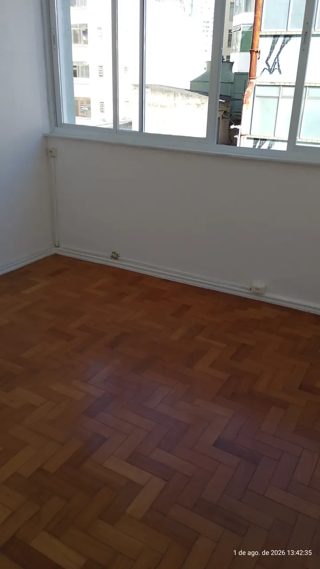 Unfurnished 1-bedroom apartment with 2 bathrooms — photo 3