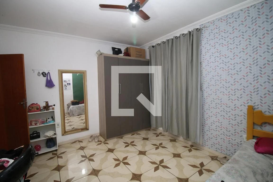 Casa mobiliada com 3 quartos, 1 banheiro e jardim privativo — photo 22