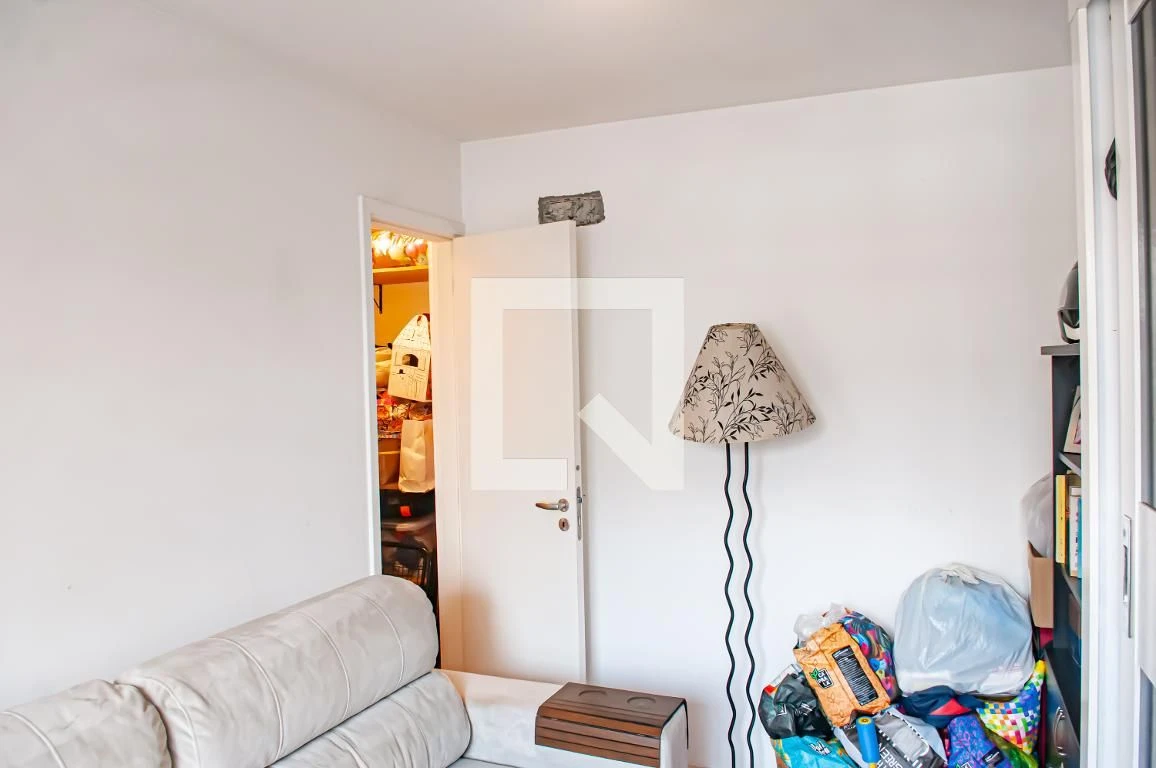 Walk-in closet in a 3-bedroom apartment, 130 m² — photo 63