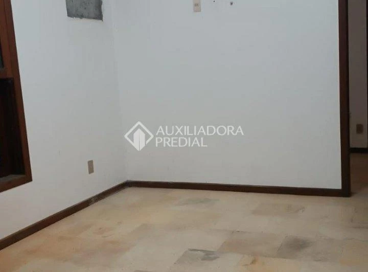 House with 4 bedrooms and shared swimming pool — photo 2