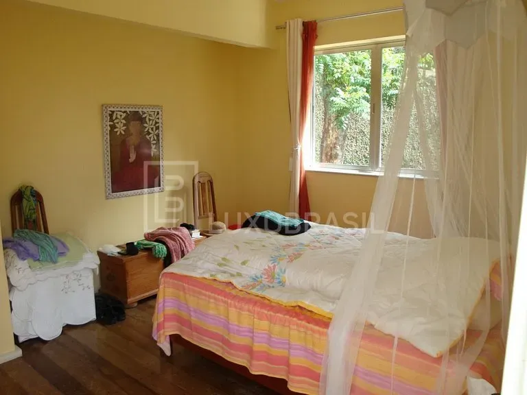 Furnished house with 4 bedrooms and 600 m² — photo 22