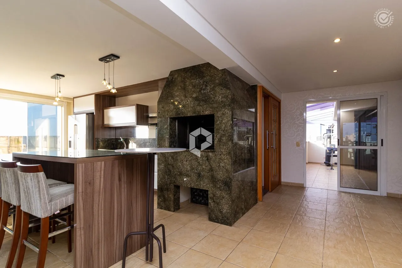 Unfurnished 414 m² apartment with 3 en-suite bedrooms — photo 19