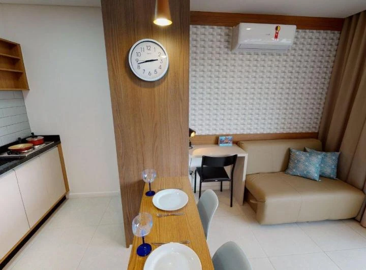 Furnished 30 m² studio with open-plan kitchen