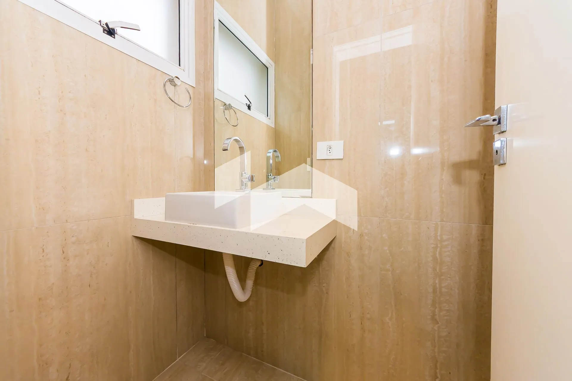 Unfurnished house with 4 en-suite bedrooms and 7 baths — photo 60