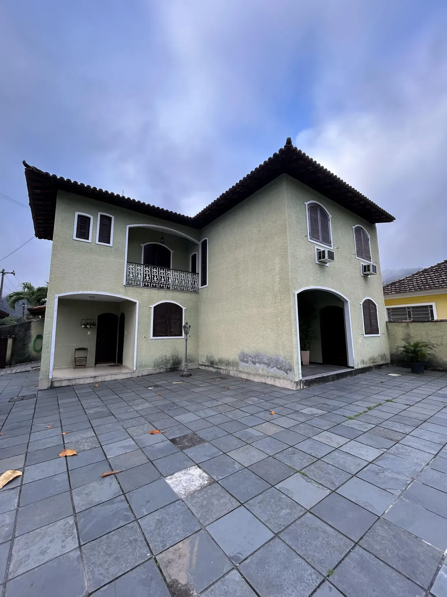Casa com 4 quartos e 4 banheiros com box de vidro — photo 41