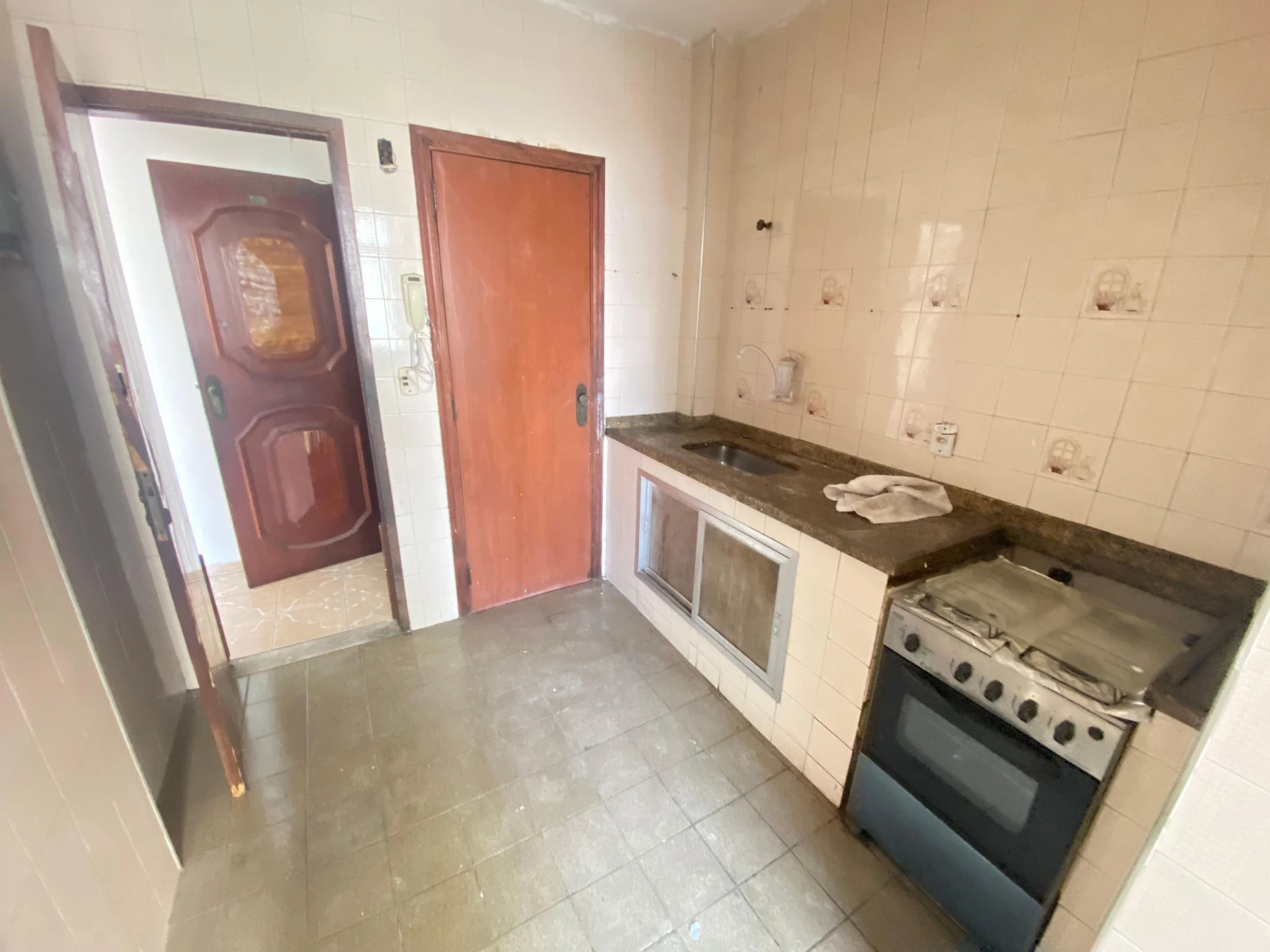 Квартира з 2 спальнями, 1 ванною та терасою — photo 13