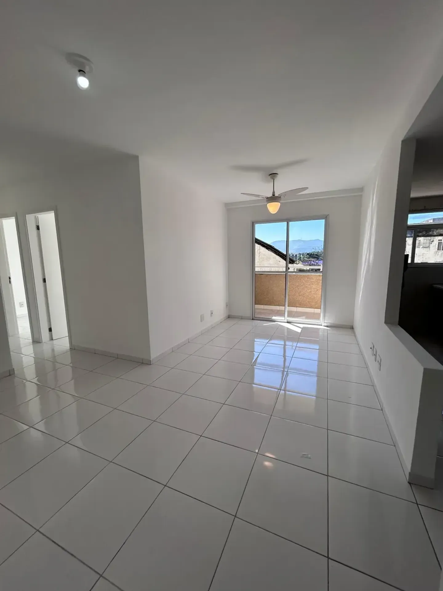 Apartamento de 3 quartos com cozinha americana e varanda — photo 10