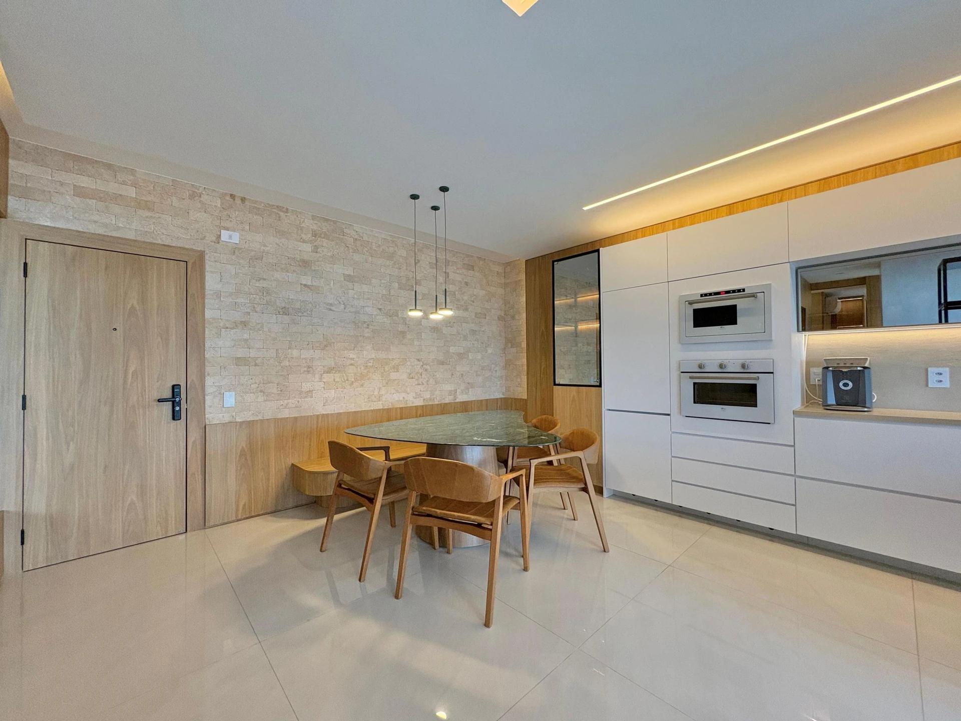 Furnished apartment, 75 m², with floor-to-ceiling windows — photo 2